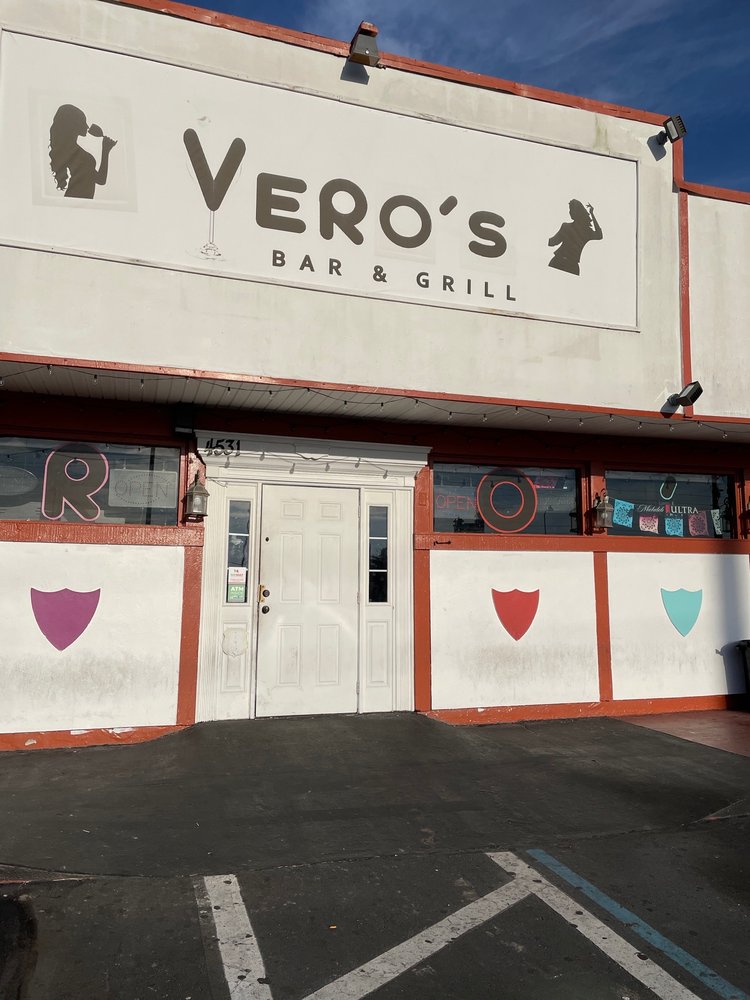 Vero’s Bar & Grill