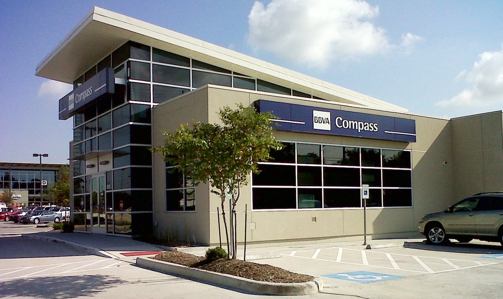 BBVA Compass Banks & Credit Unions 5275 Buffalo Speedway, West
