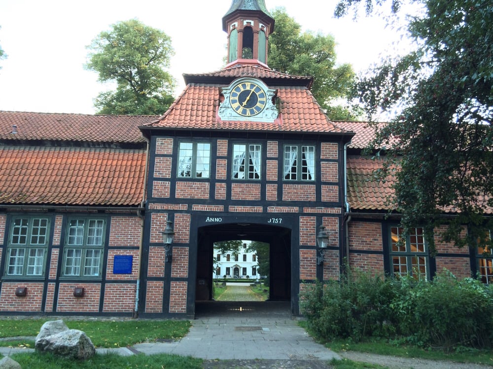 Torhaus Wellingsbüttel - 29 Photos - Local Flavor - Poppenbüttel ...