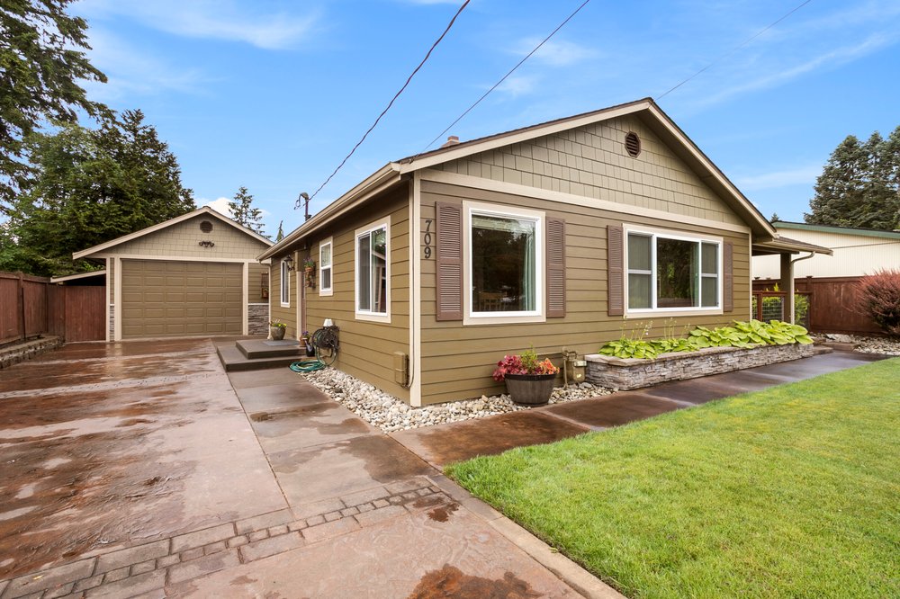 Alex Gardner - Van Dorm Realty