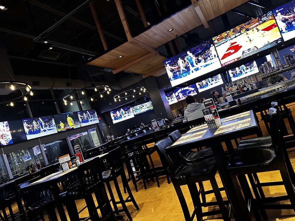 P.J. Whelihan's Pub + Restaurant - Conshohocken