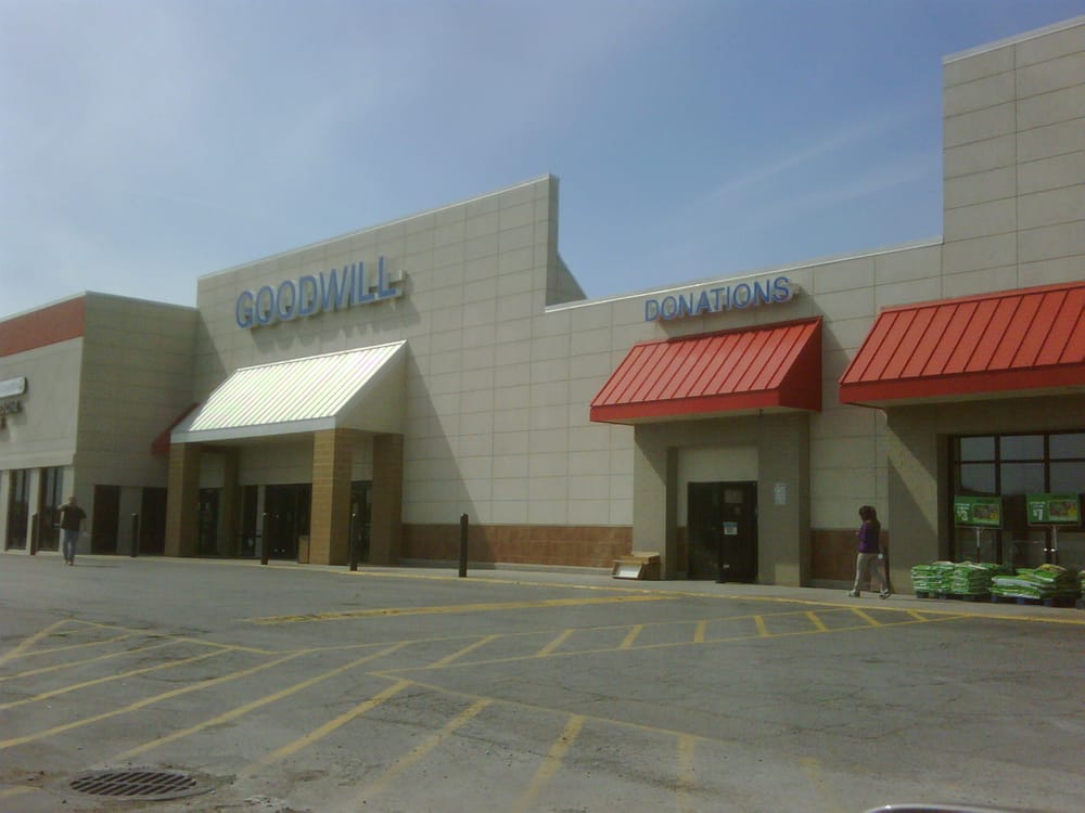 Goodwill Thrift Stores 4820 N Oak Trfy, Kansas City, MO, United