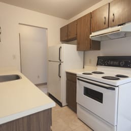 Dolphin Square Apartments 10 Photos 8200 Park Road Photo Of Dolphin Square Apartments Richmond Bc Canada
