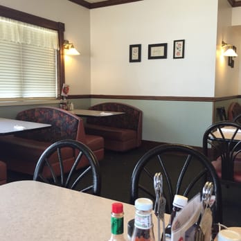 Country Kitchen 11 Photos 18 Reviews American Traditional Photo Of Country Kitchen Sheridan Wy United States Dining Area