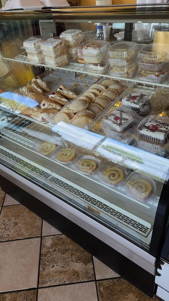 Veronica'S Bakery & Cafe