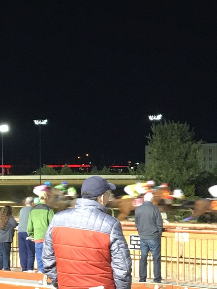 Hollywood Inn at Charles Town Races