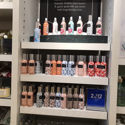 bath body works 21 photos 14 reviews cosmetics beauty bath and body works plaza bonita