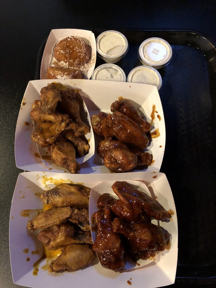 ATL Wings 139 Photos & 208 Reviews Chicken Wings 3923 E Thomas Rd