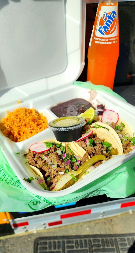 Los Chilangos Mexican Food & Catering