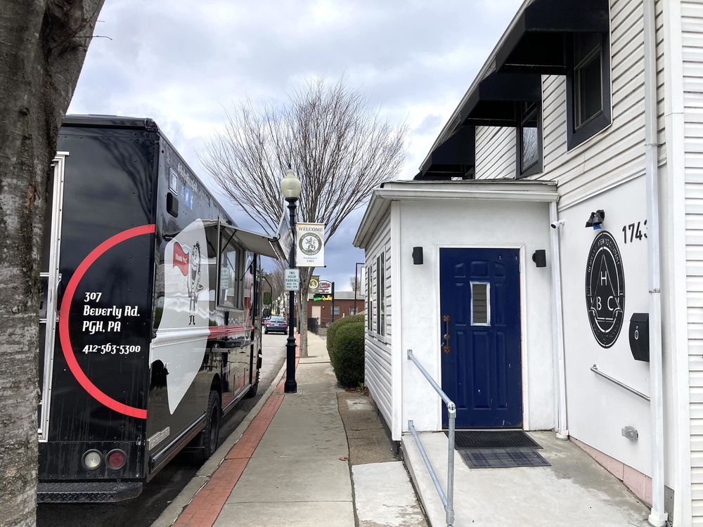 Bado's Pizza Food Truck & Catering