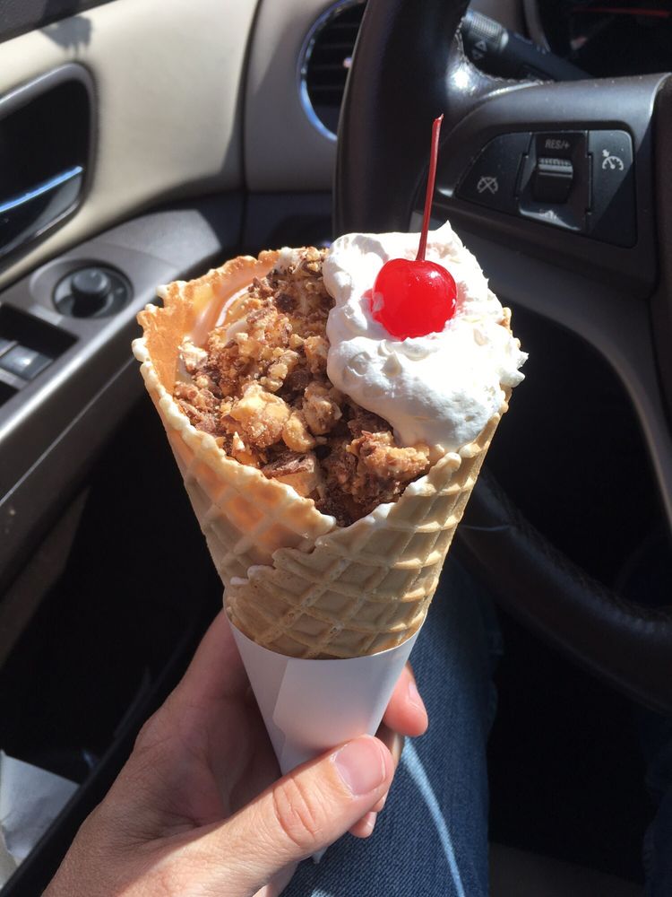 Sonic DriveIn Ice Cream & Frozen Yogurt 10101 NE Cookingham Dr