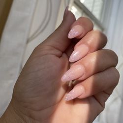 T & Van Nails photo