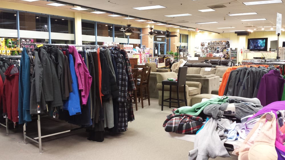 Overstock Outlet 17 Photos & 12 Reviews Outlet Stores 13920 Metrotech Dr, Chantilly, VA