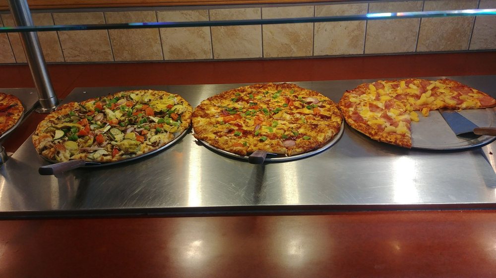 Round Table Pizza 33 Photos 90 Reviews 5085 Business Photo Of Round Table Pizza Fairfield Ca United States Tuesday Night