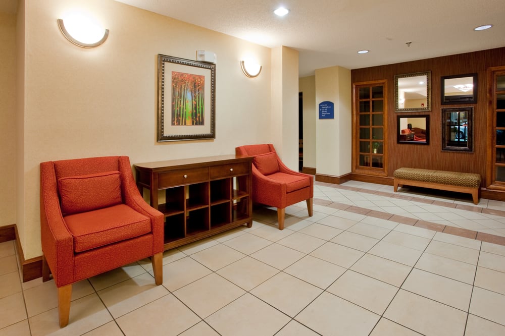 Holiday Inn Express & Suites Kinston