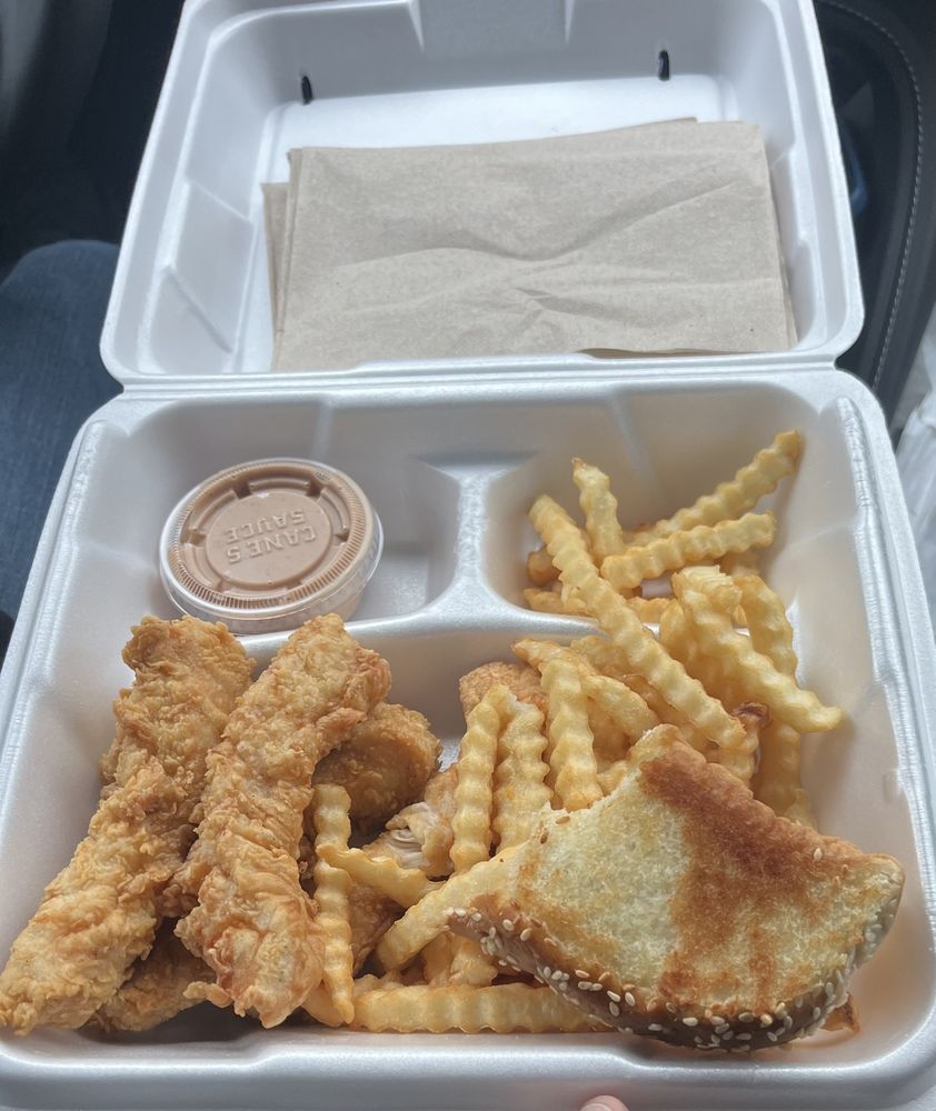 Raising Cane's Chicken Fingers, Wentzville Roadtrippers