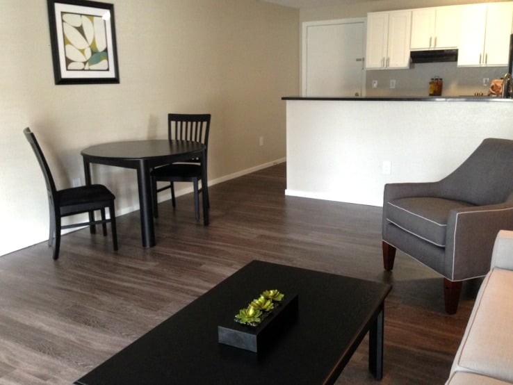 In 2 Bedrooms A Half Wall With Granite Bar Top Separates Your 14 Photos For The Meadows