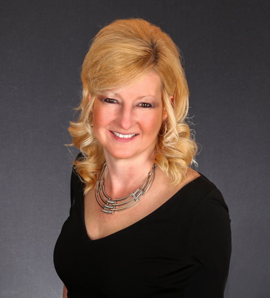 Linda LeporowskiRE/MAX Classic Real Estate Agents 42078 Ford Rd